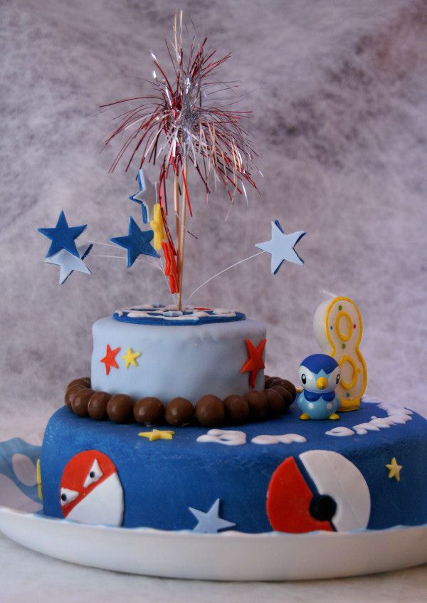 gâteau Pokémon  Gâteau d'anniversaire pokemon, Décoration gateau  anniversaire, Gateau anniversaire garcon