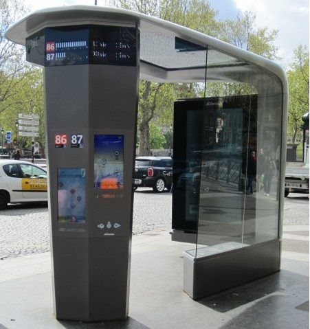 abri-bus-station-place-bastille-ratp-jc-decaux-paris.jpg