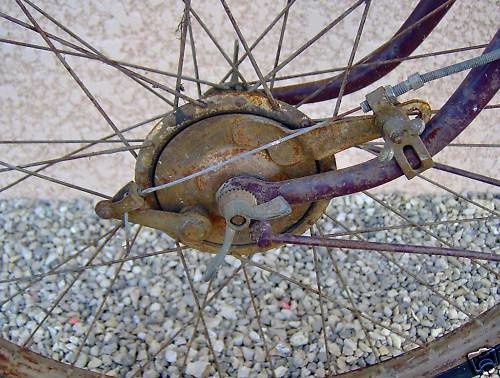 Quand on a les crocs, on attaque avec les mâchoires… Rénovation freins à  tambour ancien vélo dame - Guidoline, le blog de CyG