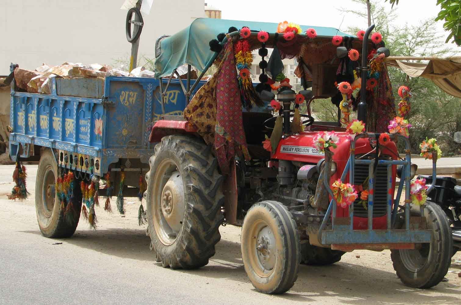 transport : tracteur de pierres