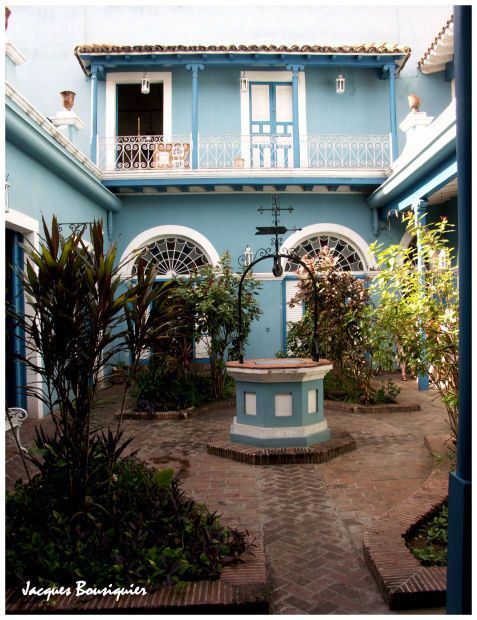 Santiago-de-Cuba-Maison-de-Diego-Velasquez-05.jpg