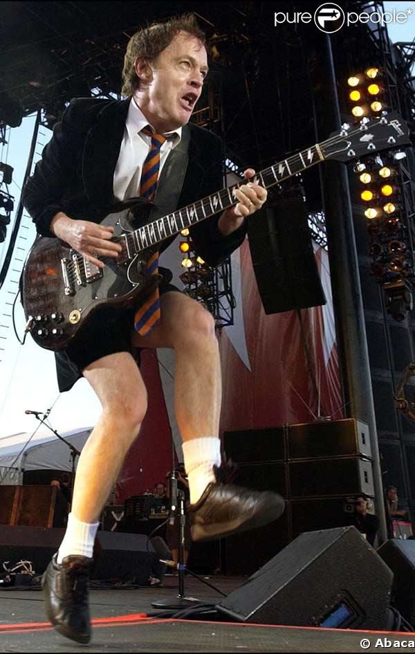 Le guitariste de la semaine : Angus Young - Le blog de guitare -de-legende.over-blog.com