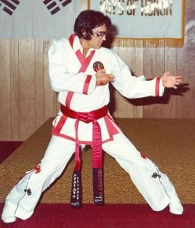 elvis karate do -01