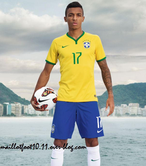 BRESIL : MAILLOTS COUPE DU MONDE 2014 - www.maillotfoot2010.com