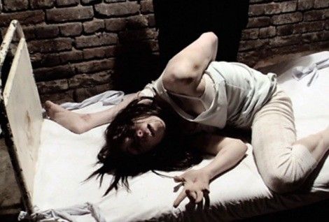 The-Devil-Inside-contorsion