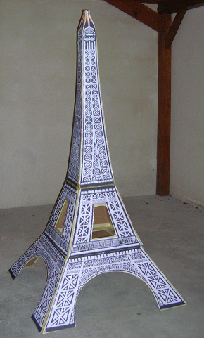 Tour Eiffel en carton - Les Zonnards