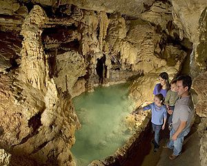 Natural-lBridge-Caverns-Emerald.jpg