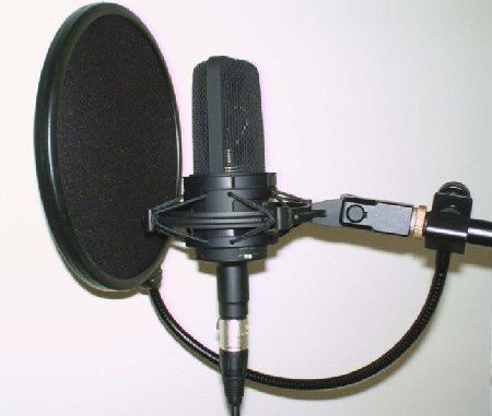 etvous-646px-Microphone électrostatique(wikipedia)