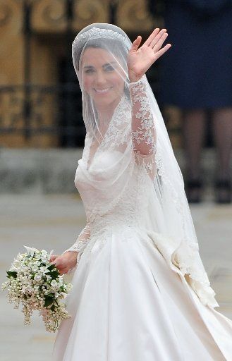 kate-middleton-wedding-dress-alexander-mcqueenjpg-6ab3843df