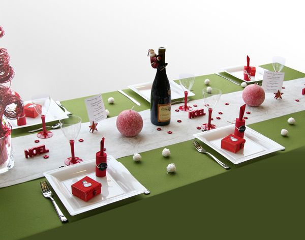 Décoration de table Noël verte, blanche et rouge