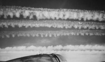 1944-91st-bomber-contrails.jpg