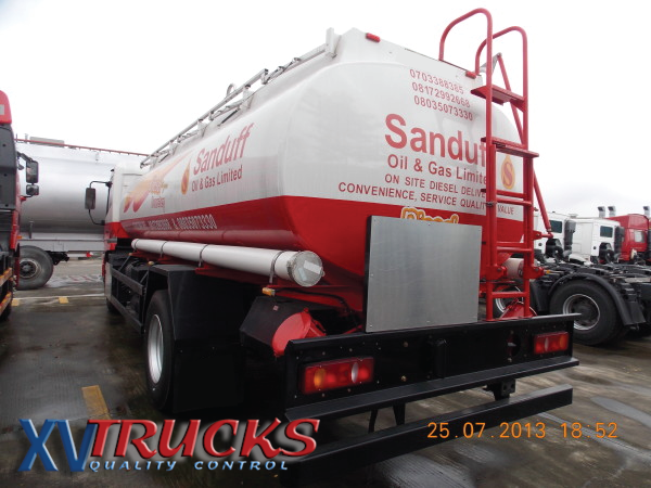 Camion--citerne-Chine-Dongfeng-210-4x2-M.png