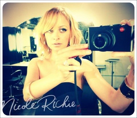 Nicole-Richie-Goes-Back-to-Blonde-082610-480x413.jpg