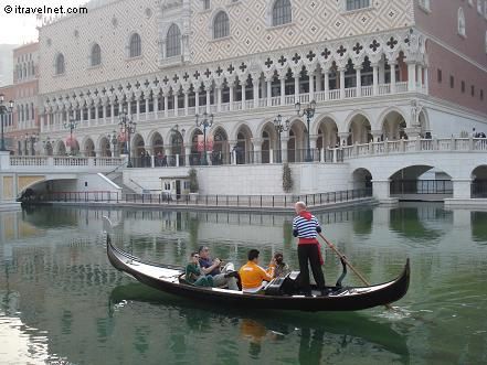 venetian-gondola.jpg