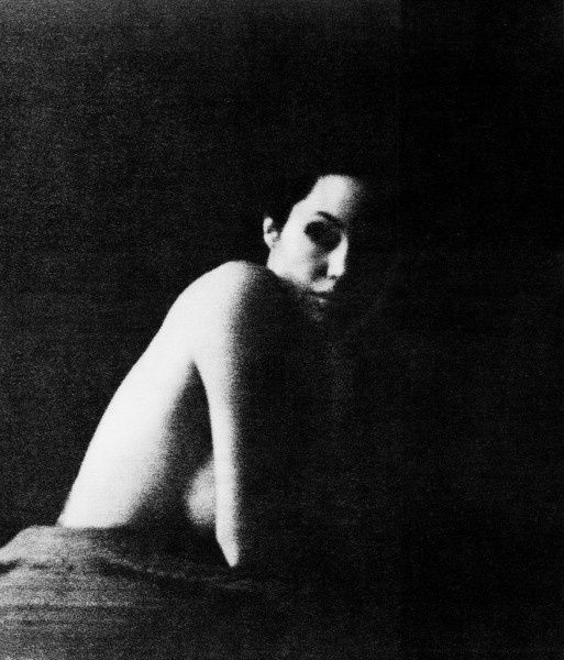 angelina-jolie-perso-9-513x600