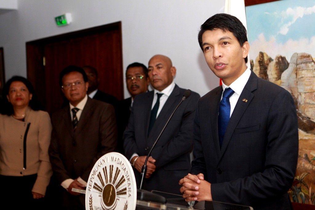 rencontre rajoelina ravalomanana