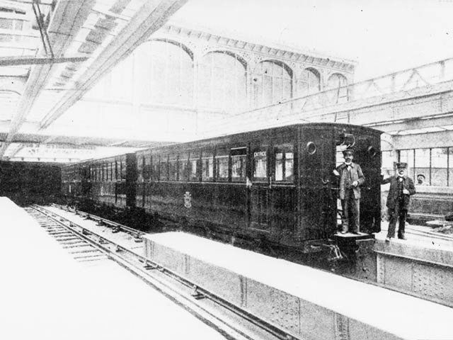 Metro-parisien-1900.jpg