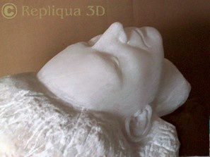 visage en albâtre, détail, 40cm de long - Serge Huysmans: sculpteur figuratif