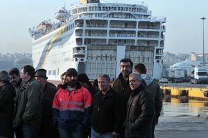 des_marins_en_greve_le_6_fevri.jpg