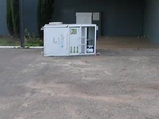 Von-Zigeunern-umgestuerzter--und-gepluenderter-Kleiderkonta.jpg