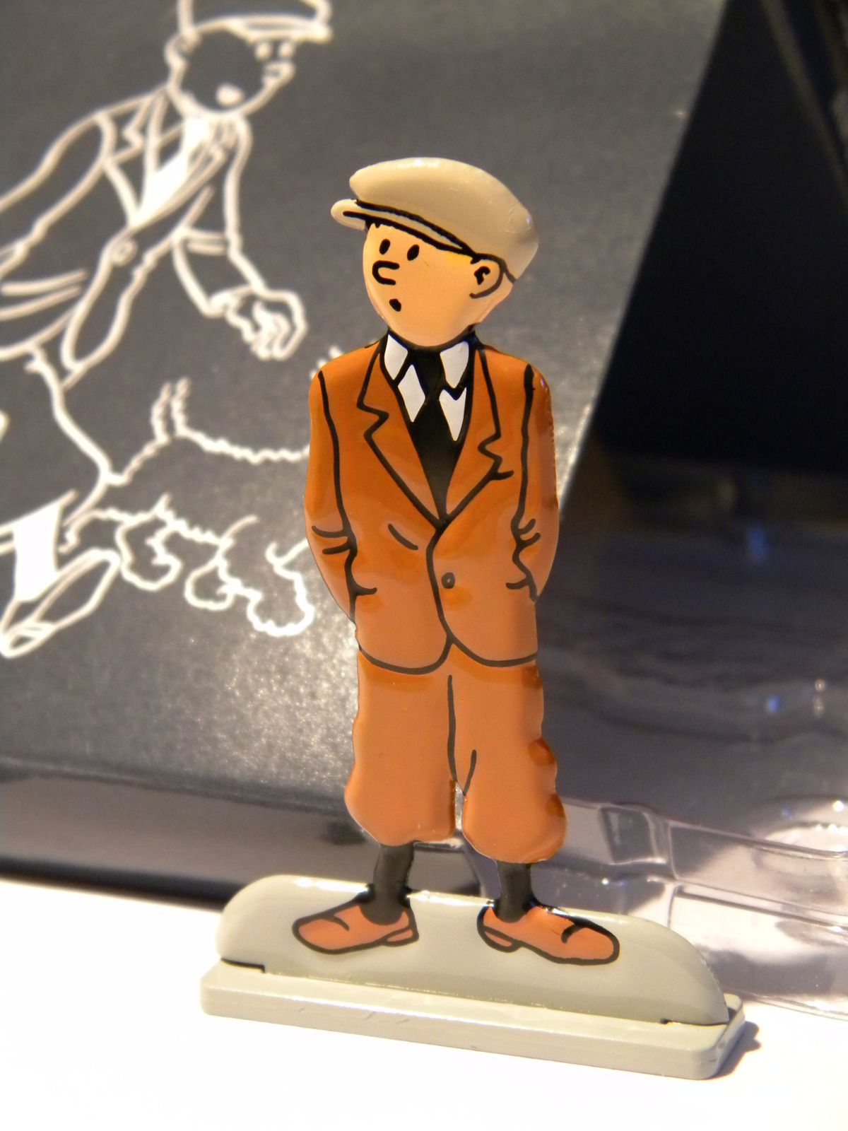 Figurine en métal de collection Tintin marche sur un pétard 29209 (2010)