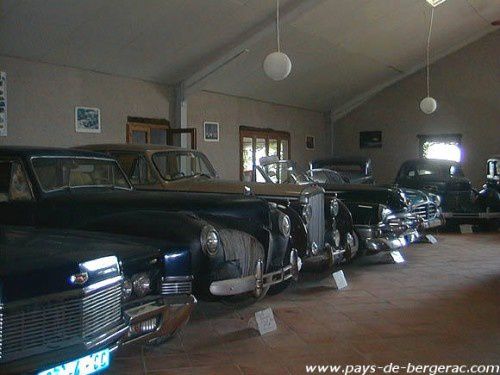 Visite au château de Sanxet (musée des voitures anciennes), janvier 2015 : Morgane, Hugo, Kévin, Domi, Nico.