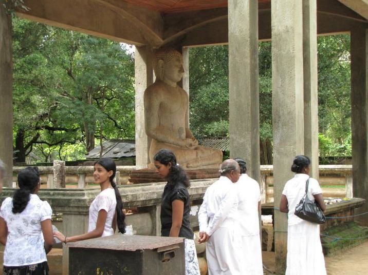 Anuradhapura-2.JPG