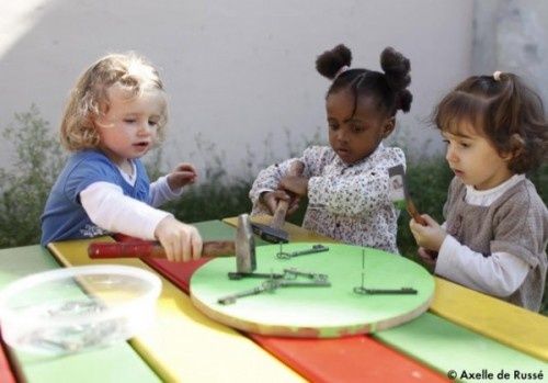 Vers-une-pedagogie-egalitaire-a-la-creche_image_dossier_pay.jpg