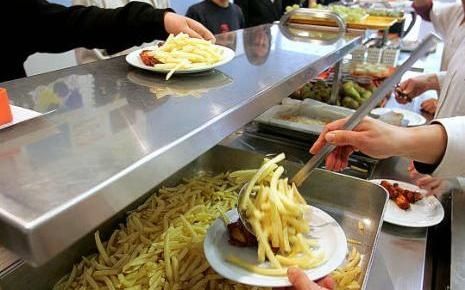 7722954888_les-frites-bientot-privees-de-cantine.jpg