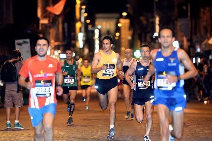 CorriRoma 2014 (8^ ed.). Oltre 2500 al via, con Jaouad Zain e Hanane Janat  vincitori; e il caso singolare del runner ciclomontato - Ultramaratone,  maratone e dintorni