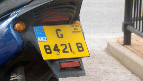 Gibraltar-plaque immat scooter.gif