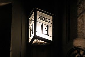 Cracovie--lanterne-numero-de-rue-de-nuit-kanoninza-article.jpg