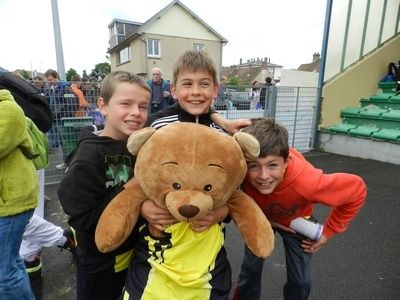 mascote-avec-Tangui--Paul-et-Timothe---photo-tranchant-.jpg