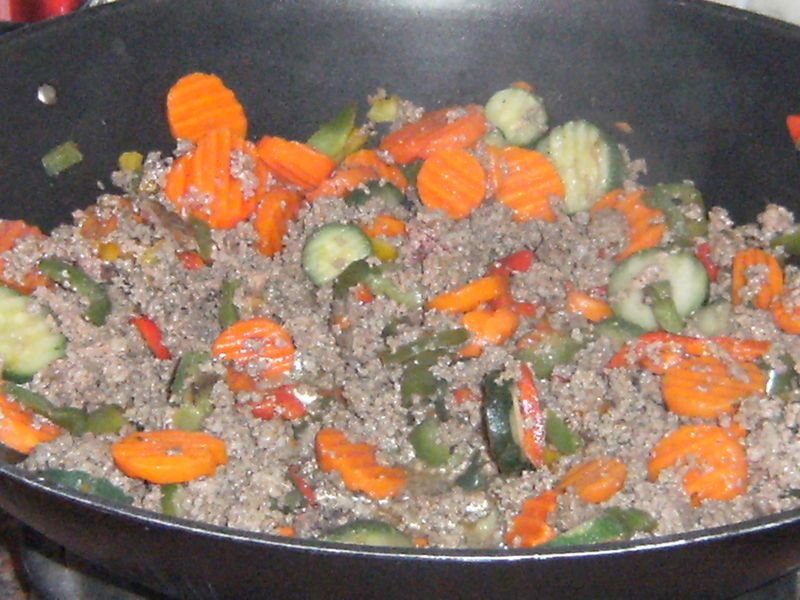 poêlée de boeuf haché, carottes, poivrons et courgettes - Popote de  petit_bohnium