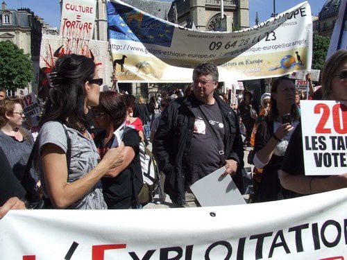 galgos-ethique-europe-manif-28mai2011-paris-taurom-copie-1.jpg
