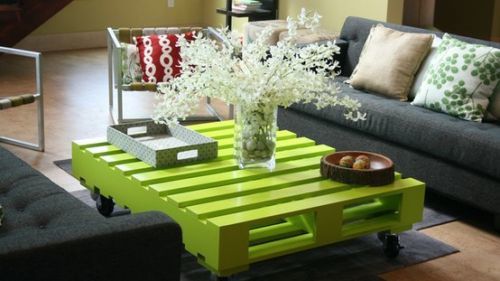 green-pallet-table.jpg