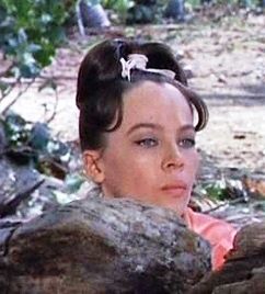 LESLIE CARON-07