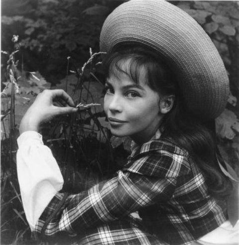 LESLIE CARON-19