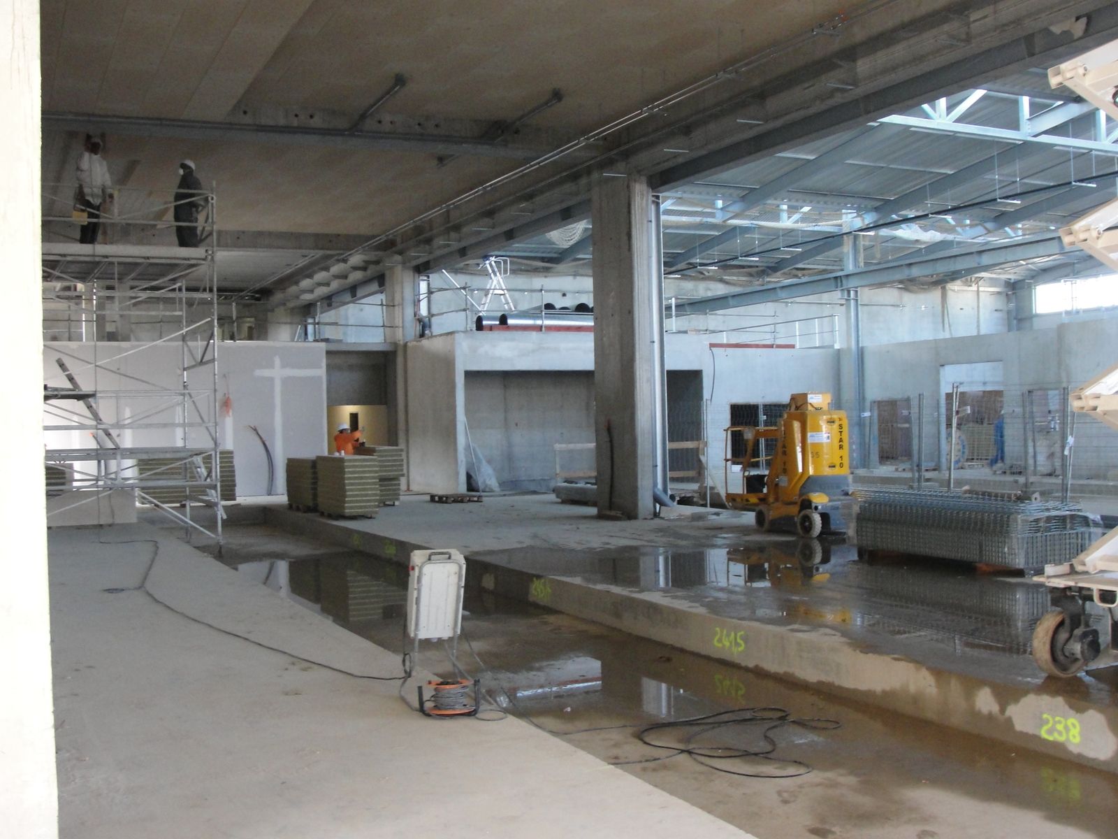 http://idata.over-blog.com/4/60/40/19/Centre-de-maintenance/DSC07782.JPG