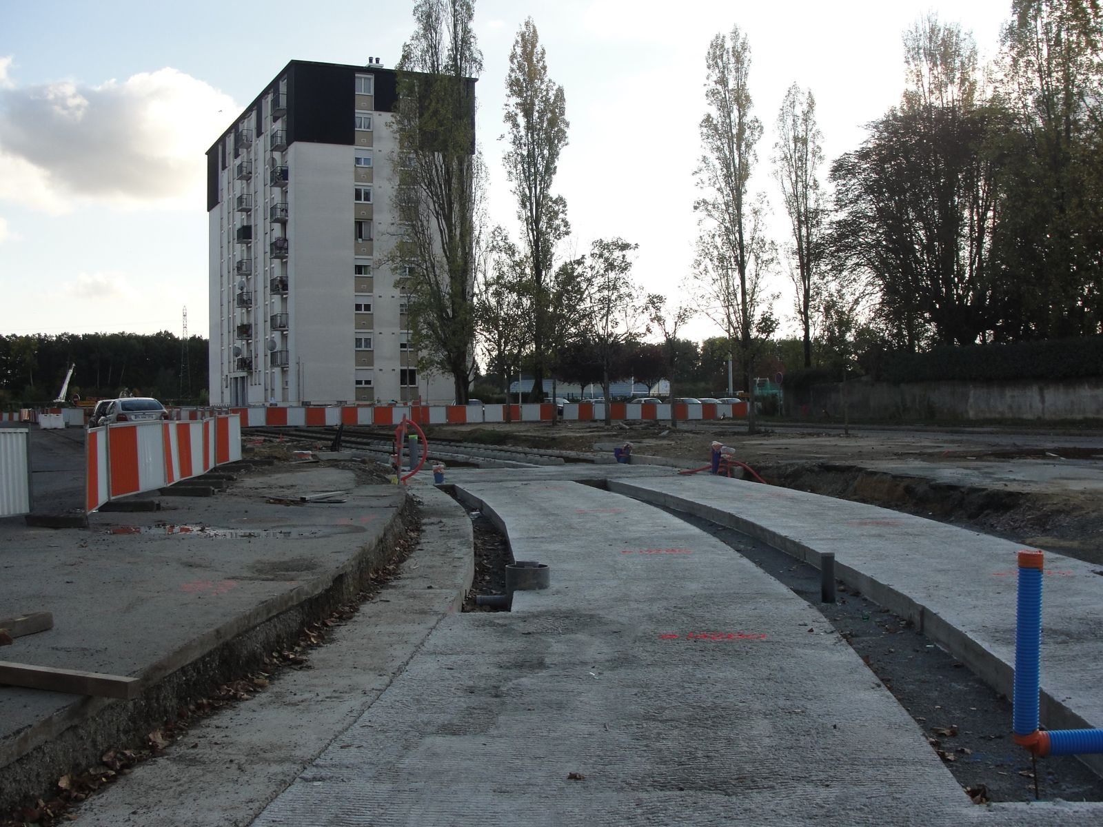 http://idata.over-blog.com/4/60/40/19/Construction-de-la-ligne---2011--3-/DSC00217.JPG