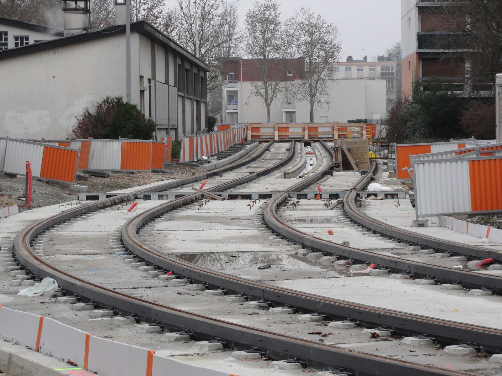 http://idata.over-blog.com/4/60/40/19/Construction-de-la-ligne---2011--3-/DSC00543.JPG