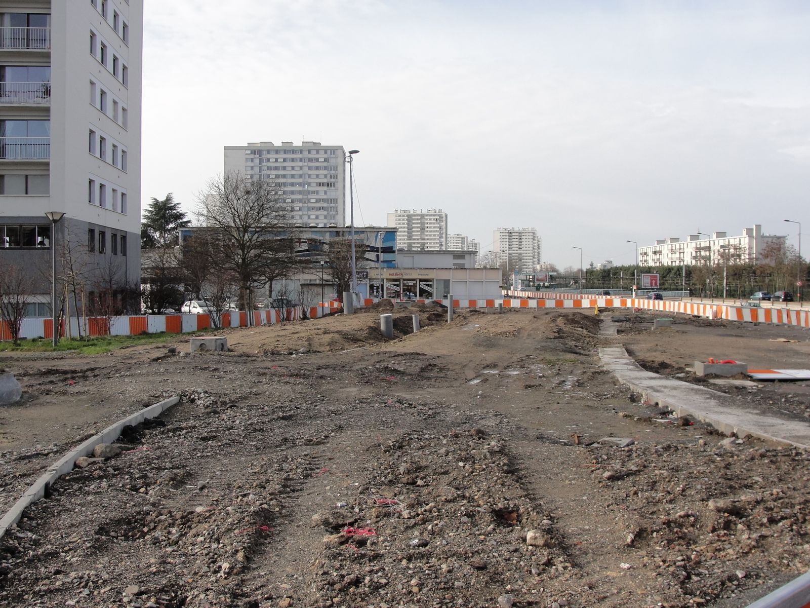 http://idata.over-blog.com/4/60/40/19/Construction-de-la-ligne---2011--3-/DSC00835.JPG