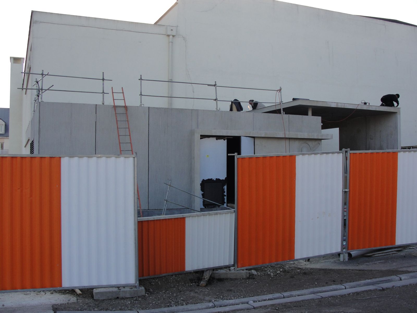 http://idata.over-blog.com/4/60/40/19/Construction-de-la-ligne---2011--3-/DSC01079.JPG