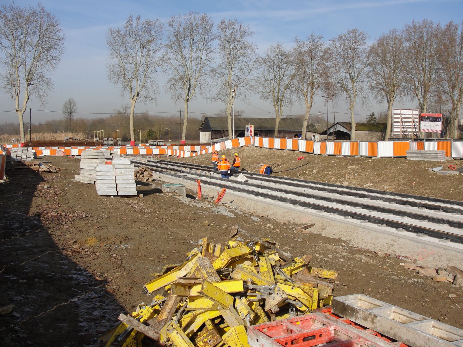 http://idata.over-blog.com/4/60/40/19/Construction-de-la-ligne---2011--3-/DSC01137.JPG