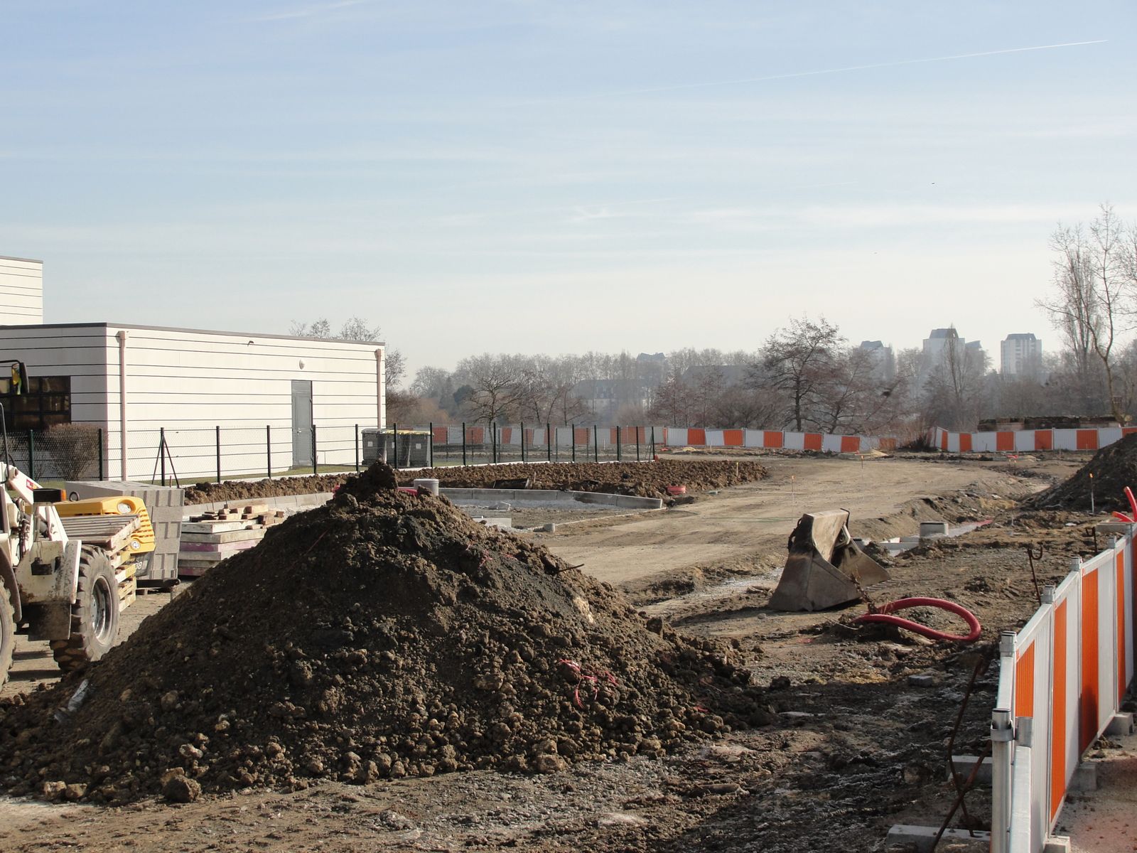 http://idata.over-blog.com/4/60/40/19/Construction-de-la-ligne---2011--3-/DSC01161.JPG