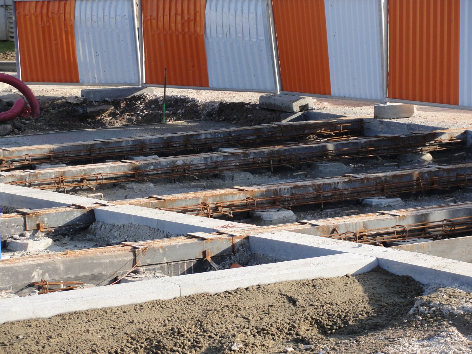 http://idata.over-blog.com/4/60/40/19/Construction-de-la-ligne---2011--3-/DSC07361.JPG