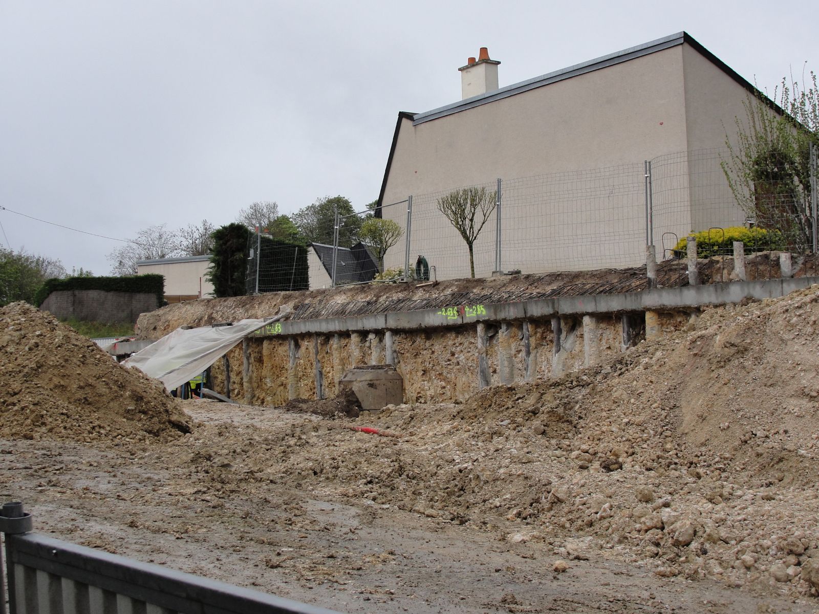 http://idata.over-blog.com/4/60/40/19/Construction-de-la-ligne---2012---1/DSC08157.JPG