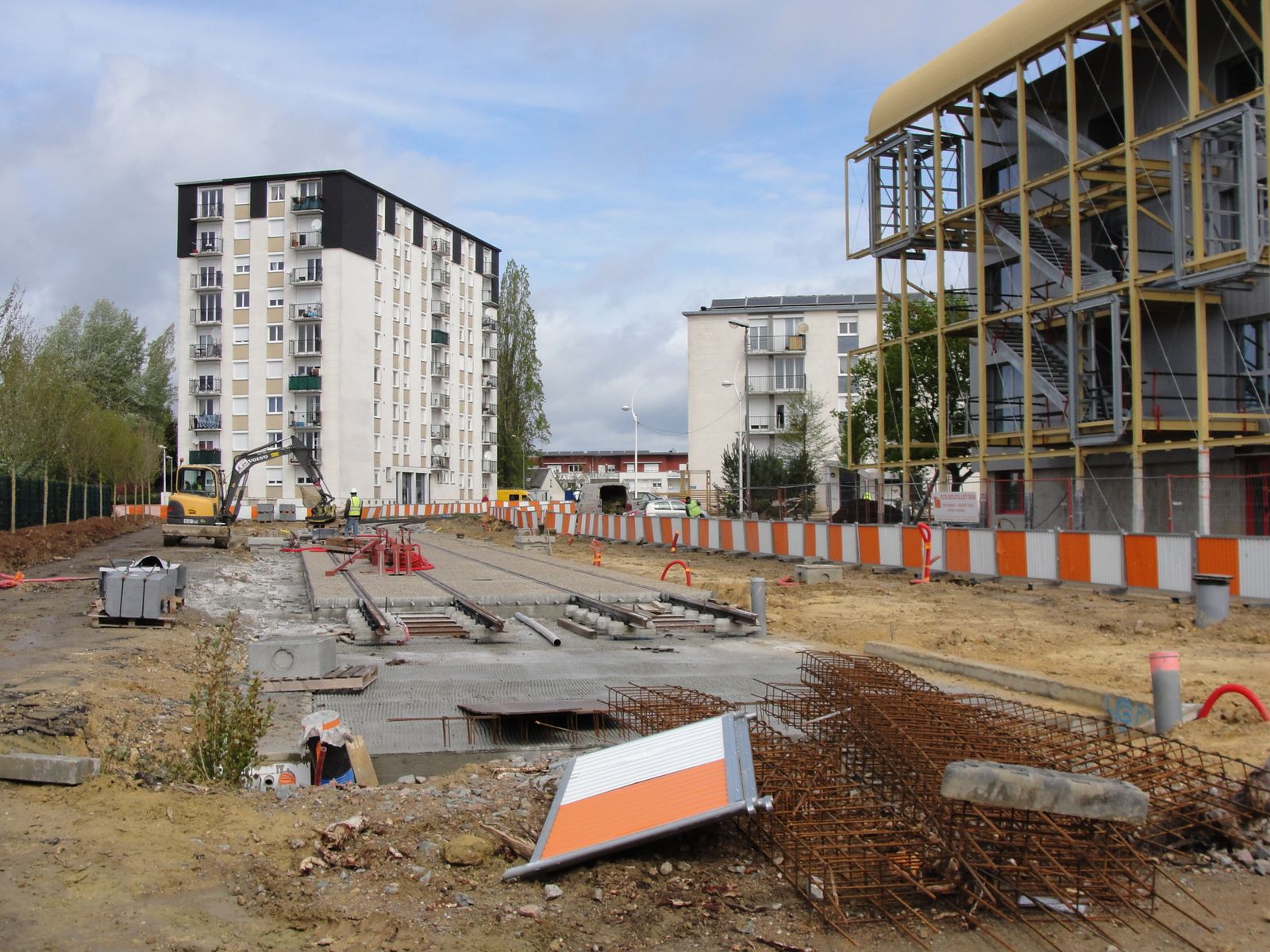 http://idata.over-blog.com/4/60/40/19/Construction-de-la-ligne---2012---1/DSC08229.JPG