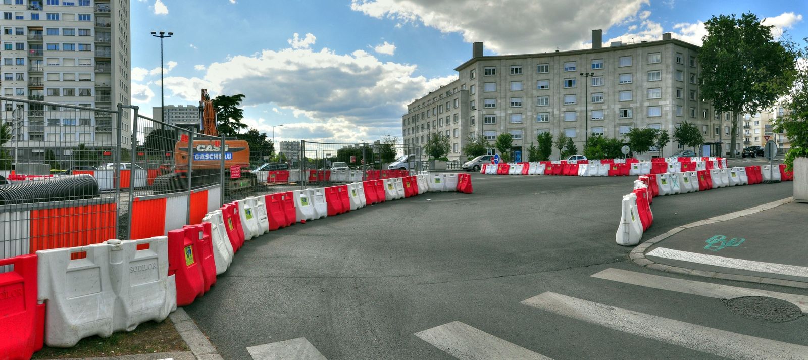 http://idata.over-blog.com/4/60/40/19/Tous-temoins-du-chantier/2-1-.jpg