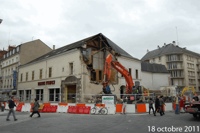 http://idata.over-blog.com/4/60/40/19/Tous-temoins-du-chantier/ilotvinci.gif
